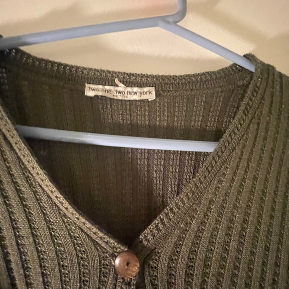 Green light weight cardigan - Picture 3 of 3